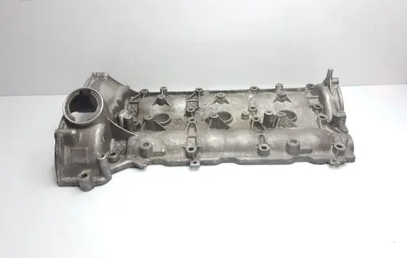 Mercedes-Benz R W251 Rocker cam cover A2720161305