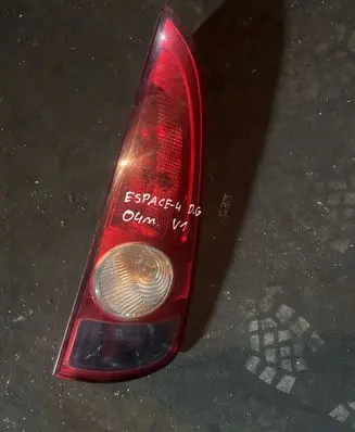 Renault Espace IV Rear/tail lights 8200027152