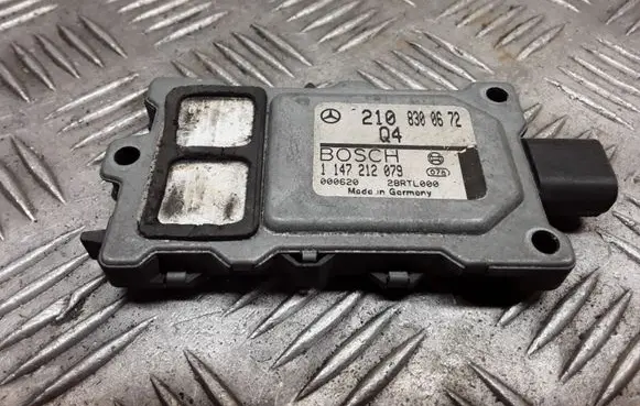 Mercedes-Benz E W210 Reducing agents exhaust control unit 2108300672 1147212079 28RTL000