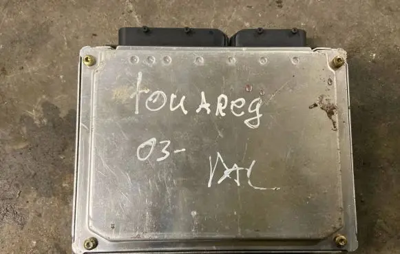 Volkswagen Touareg I Suspension control unit/module 7L6907553B 1K6907558B 15152800592