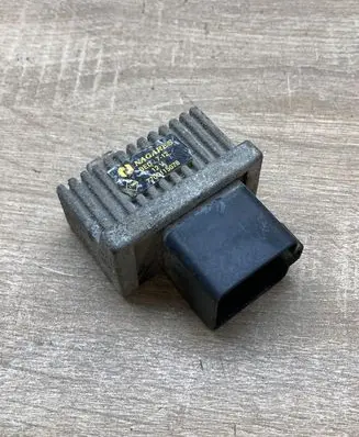 Renault Espace IV Glow plug pre-heat relay 7700115078