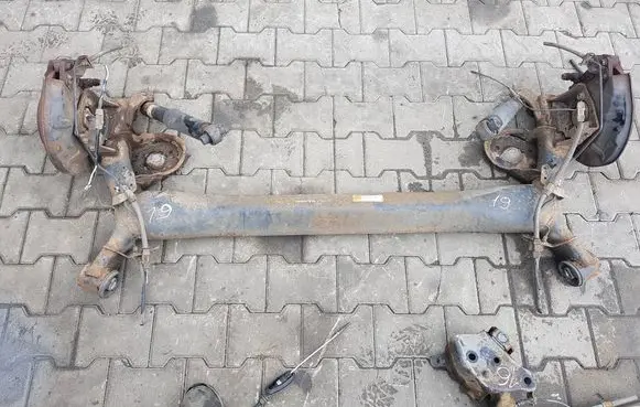 Nissan Qashqai Rear axle beam