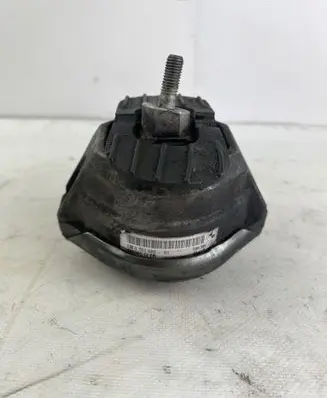 BMW 5 E60 E61 Engine mount bracket lm676108901
