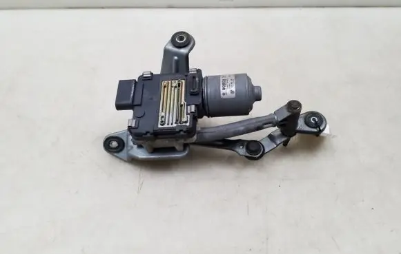 Volkswagen Phaeton Front wiper linkage and motor