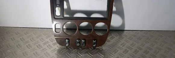 Mercedes-Benz ML W163 Dashboard center trim panel 16754898 1636801736