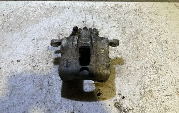 Hyundai i20 (PB PBT) Front brake caliper