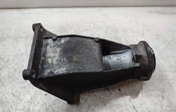 BMW X6 E71 Driveshaft support bearing bracket 7600691 59280110 3150760069103