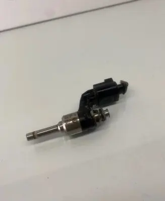 Skoda Octavia Mk2 (1Z) Fuel injector 03C906036F