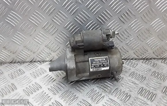 Toyota Yaris Starter motor 281000j010