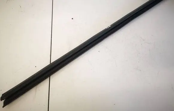 Volvo V70 Front door glass trim molding 