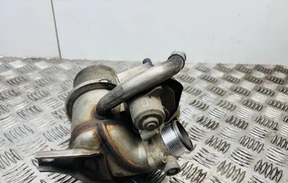 Volkswagen Golf VII EGR valve cooler 04L131512