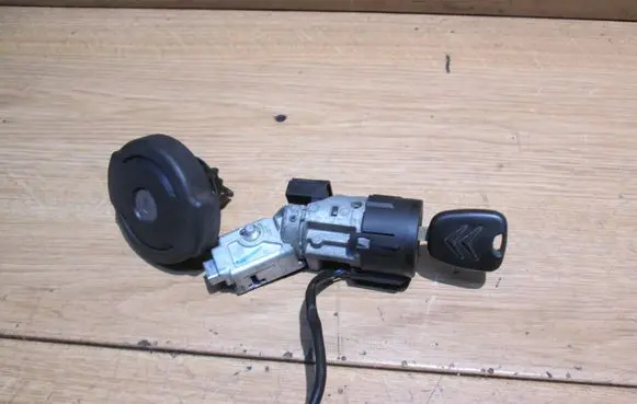 Citroen C4 I Ignition lock