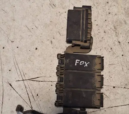 Volkswagen Fox Fuse module 5Z0937548C E203406