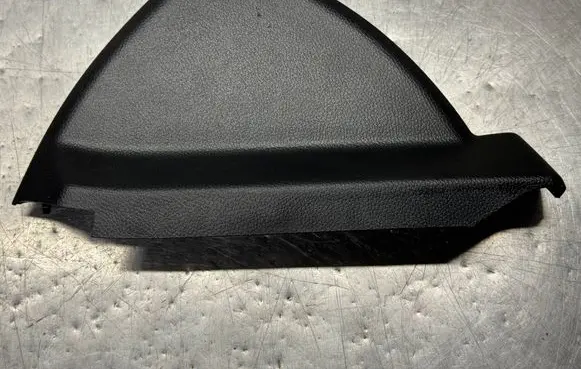 Mercedes-Benz C W204 Dashboard side end trim A2046800178