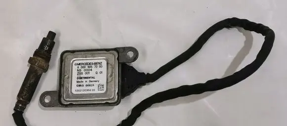 Mercedes-Benz C W205 Lambda probe sensor A0009057000