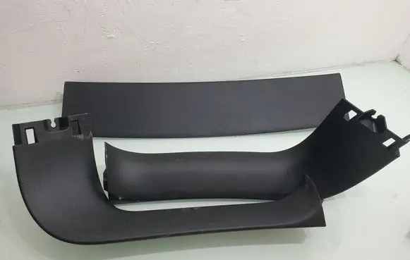 Jeep Cherokee Tailgate trim 1UD36DX9AA