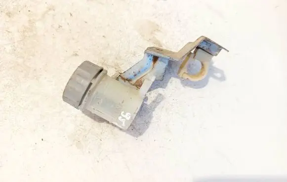 Brake fluid reservoir