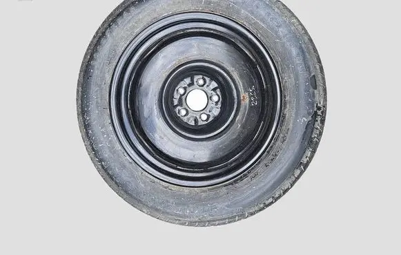Nissan Murano Z50 R18 spare wheel