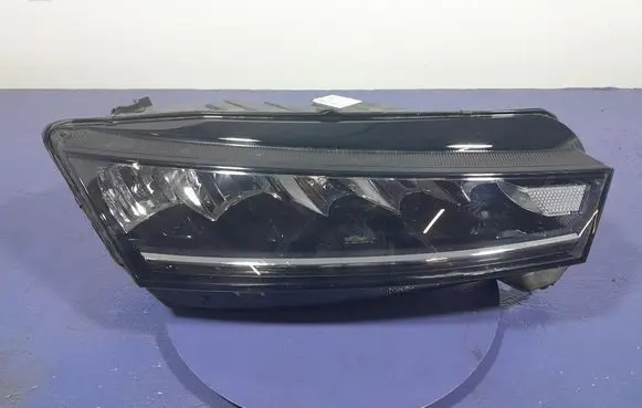 Skoda Octavia 985 Headlight/headlamp 5E4941016