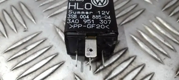 Volkswagen Golf III Other relay 3A0951307 3SB004885-04