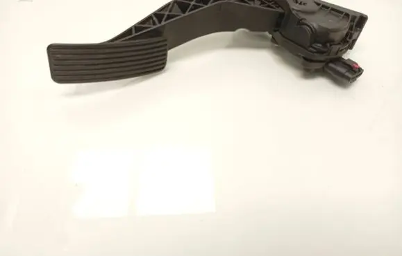 Opel Astra K Accelerator throttle pedal 13466236