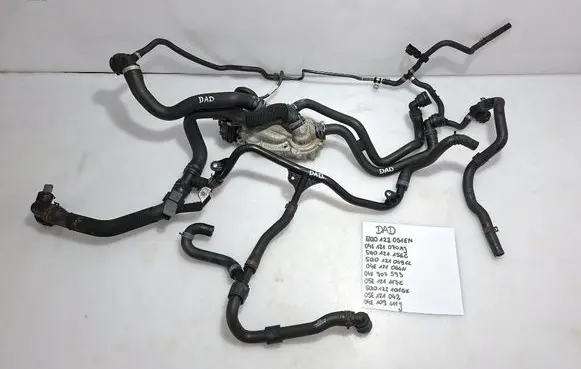 Audi A3 S3 8V Engine coolant pipe/hose 5Q0122051EN 04E121070AJ 5Q0121156C