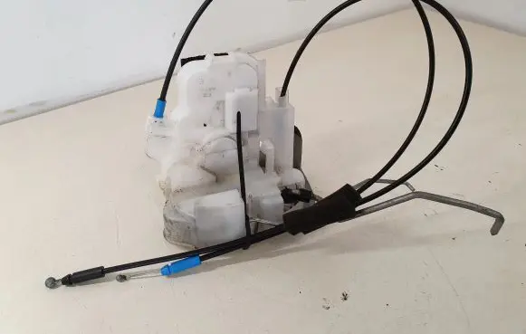 Subaru Outback Front door lock