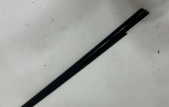 BMW i4 Rear door glass trim molding 7482971 7482967