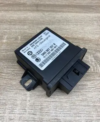 Volkswagen PASSAT B6 Light module LCM 5M0907357B 5WK49189