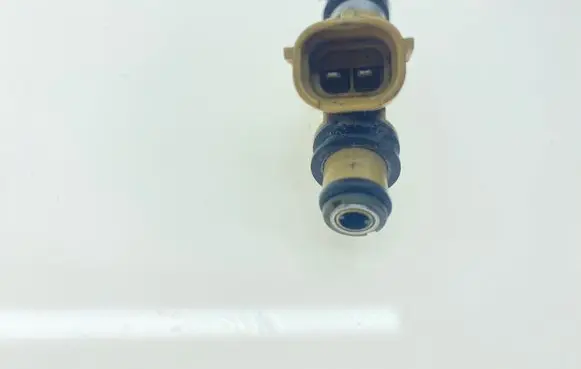 Subaru Legacy Fuel injector 16611AA68B 009072125 7APDM