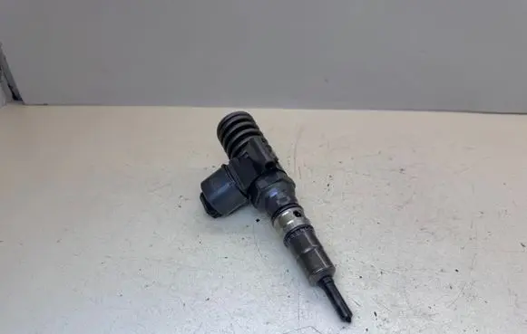 Skoda Octavia Mk2 (1Z) Fuel injector 03G130073GX 0986441516