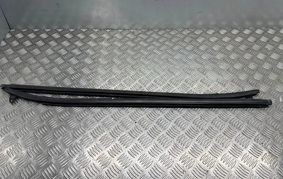 Nissan 350Z Front door glass trim molding 