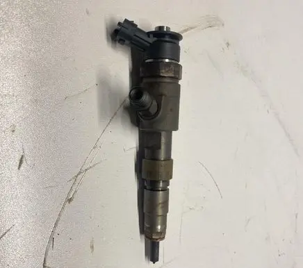 Peugeot 2008 I Fuel injector 0445110566