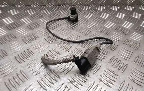 Audi A4 S4 B7 8E 8H Crankshaft position sensor 0261210