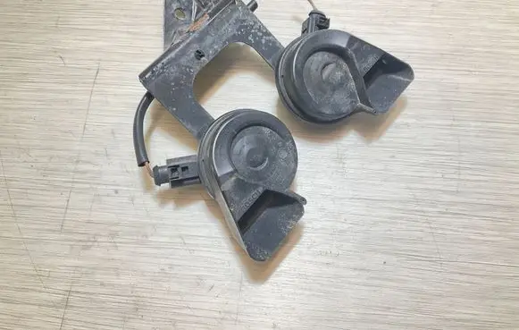 Audi A6 S6 C6 4F Horn signal