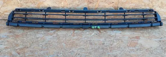 Peugeot Partner Front bumper upper radiator grill 9682581877