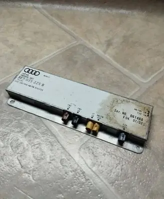 Audi A6 S6 C5 4B Antenna control unit 8E9035225B