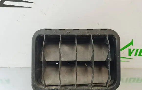 Mercedes-Benz Vito Viano W447 Quarter panel pressure vent 2038300142