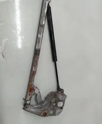 Mercedes-Benz E W210 Tailgate/trunk/boot hinge 