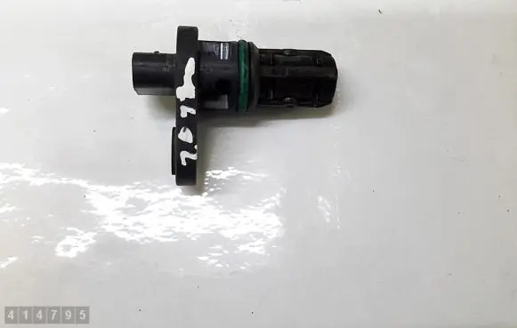 Opel Meriva B Camshaft position sensor 55562744