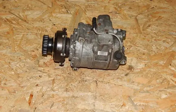 Volkswagen Multivan T5 Air conditioning (A/C) compressor (pump) 7H0820805E 4471808623 7SEU17C