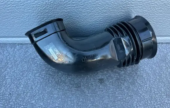 Mitsubishi Pajero Cabin air duct channel MB239430