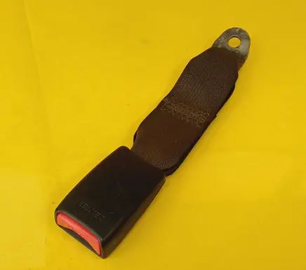 Suzuki Baleno EG Rear seatbelt buckle