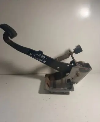 Hyundai Tucson JM Accelerator throttle pedal