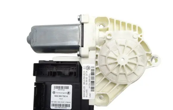 Volkswagen Scirocco Front door window regulator motor 1Q0959702H 5K0959792A
