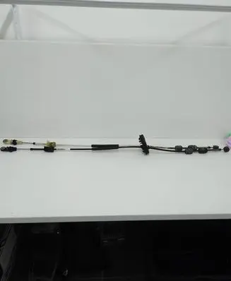 Opel Insignia A Gear shift cable linkage 55577542