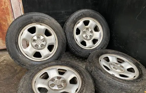 Honda Ridgeline I R17 alloy rim 