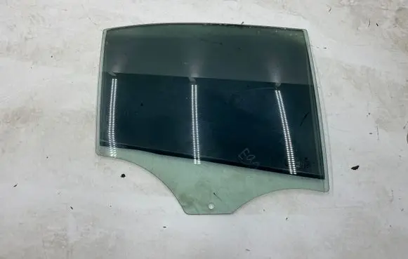 BMW 3 E90 E91 Front door window glass four-door 43R001582