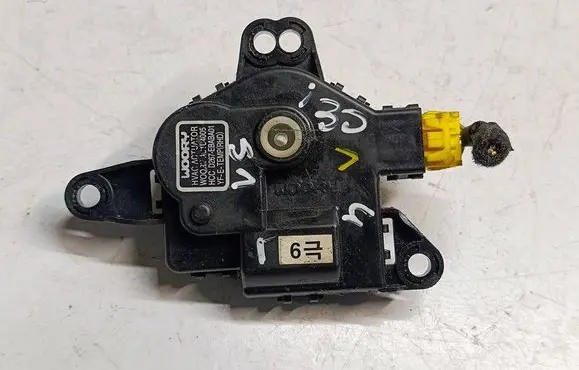 Hyundai i30 Air flap motor/actuator D267EBABA01