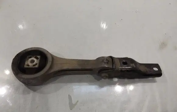 Skoda Fabia Mk2 (5J) Engine mounting bracket